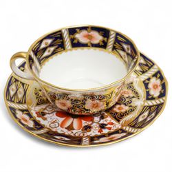 Royal Crown Derby limited edition Imari 'Yorkshire Rose' plate, numbered 442/2000; together with other mixed Royal Crown Derby tea wares, including pattern 2451 trio and matching teapot and sandwich plate, pattern 962 (6)
