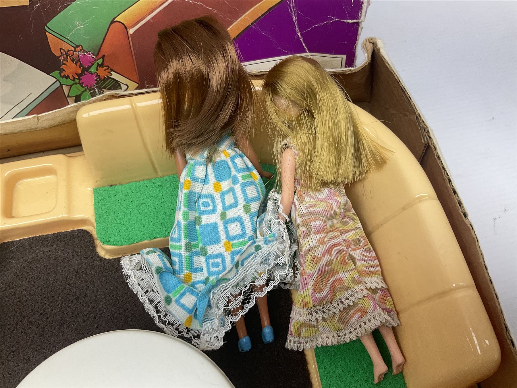 Palitoy Pippa's Apartment with split-level lounge-kitchen, bedroom and bathroom and two dolls: boxed