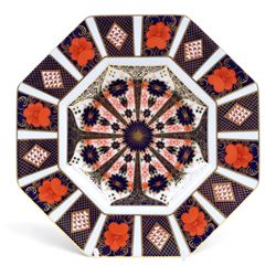 Royal Crown Derby Old Imari 1128 two cake plates and octagonal plate, octagonal plate D23cm