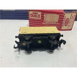 Hornby Dublo - 4620 Breakdown Crane; TPO Mail Van Set; D1 Level Crossing; Pullman cars and goods vans; with a large quantity of track to include straight and curved track, switch points and buffer stops; boxed and loose