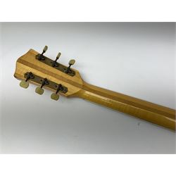 Hofner President semi-acoustic guitar with pearline mounts L104cm, in carrying case