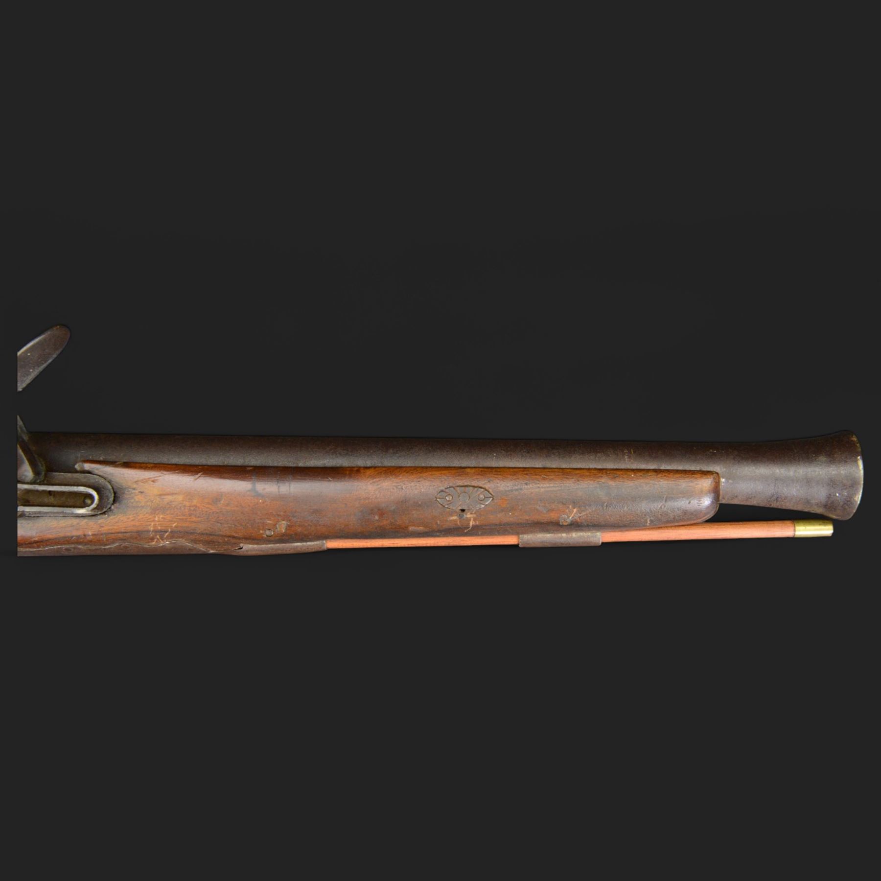 Blunderbuss flintlock long pistol, with 42.5cm flared steel barrel, with later ram rod beneath barrel, overall L83cm