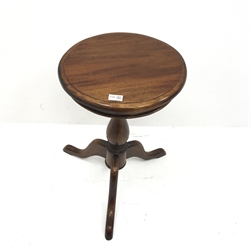 20th century mahogany pedestal table, single turned column on three shaped feet, D40cm, H65cm