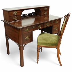 Early 20th century Georgian design mahogany kneehole dressing table or desk, fitted with r...