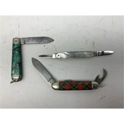 Nine pocket knives including two Ravi folding knives, Richards of Sheffield single blade folding knife etc