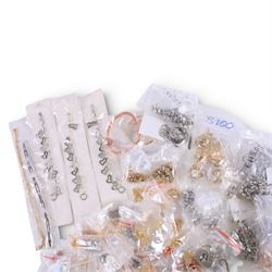 Quantity of costume jewellery, including stud earrings, pendant necklaces, bracelets and bangles etc