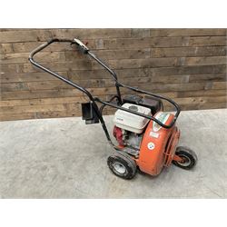 Billy Goat Quiet Blow Blower with Honda 8.0 GX240 engine 