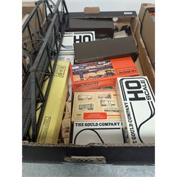 Collection of HO kit built rolling stock, including Roundhouse, Ulrich, Walthers etc all boxed and model railway accessories including track and aggregates