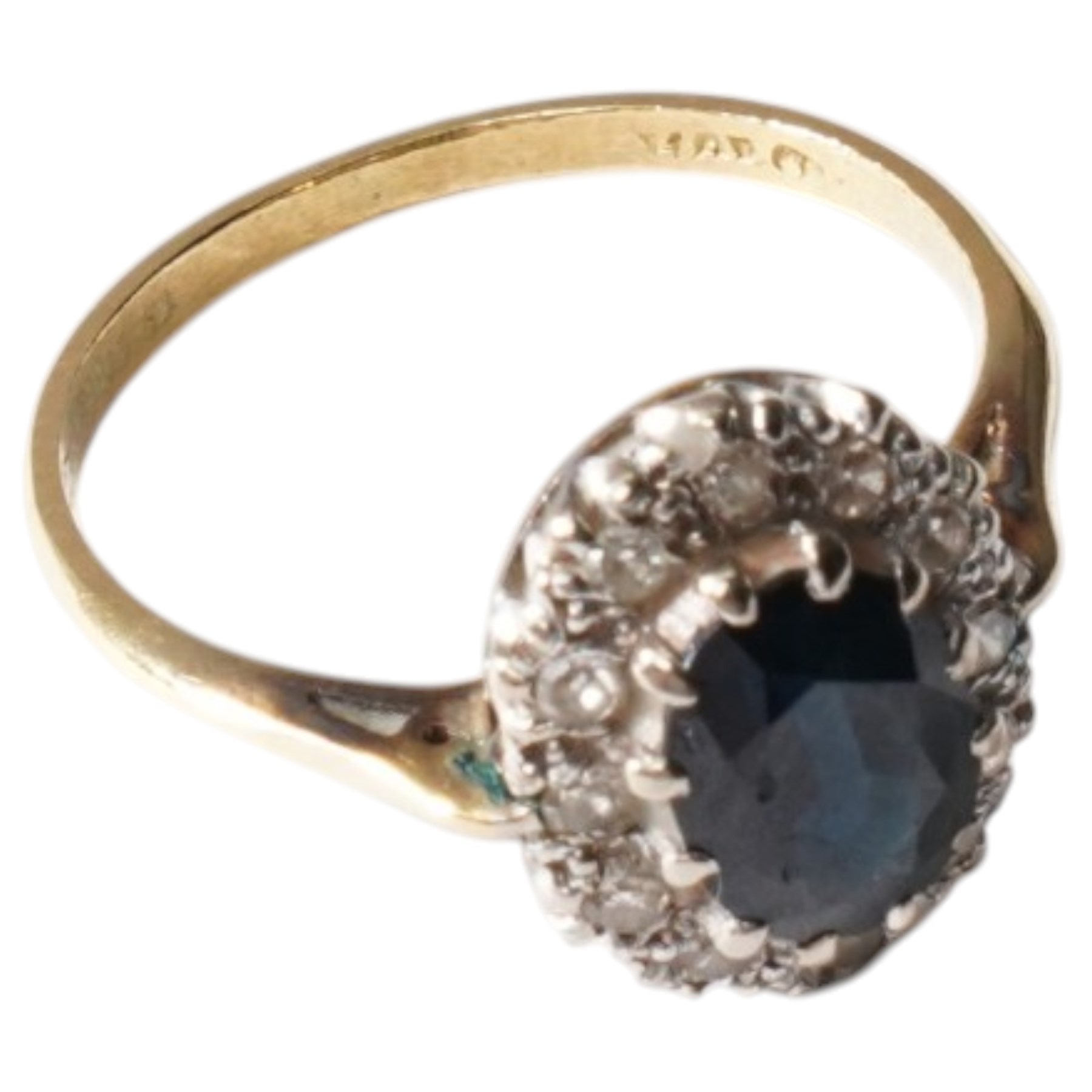 18ct gold sapphire and diamond cluster ring, hallmarked 