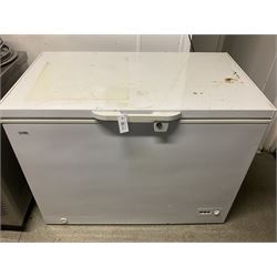 LOGIK chest freezer- LOT SUBJECT TO VAT ON THE HAMMER PRICE - To be collected by appointment from The Ambassador Hotel, 36-38 Esplanade, Scarborough YO11 2AY. ALL GOODS MUST BE REMOVED BY WEDNESDAY 15TH JUNE.