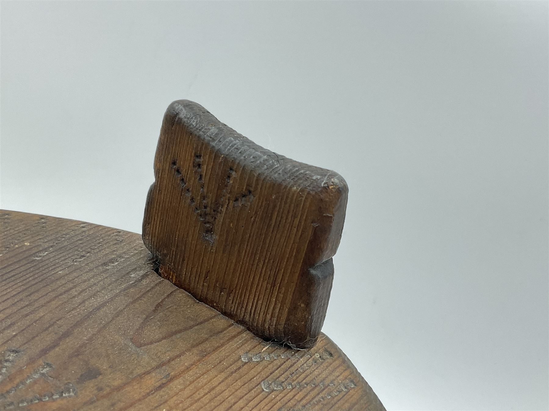 19th century Scandinavian Svepask / Tine box, the pine oval form body with notched posts and conforming lid decorated with Folk Art style pokerwork decoration and single carry handle, L38cm