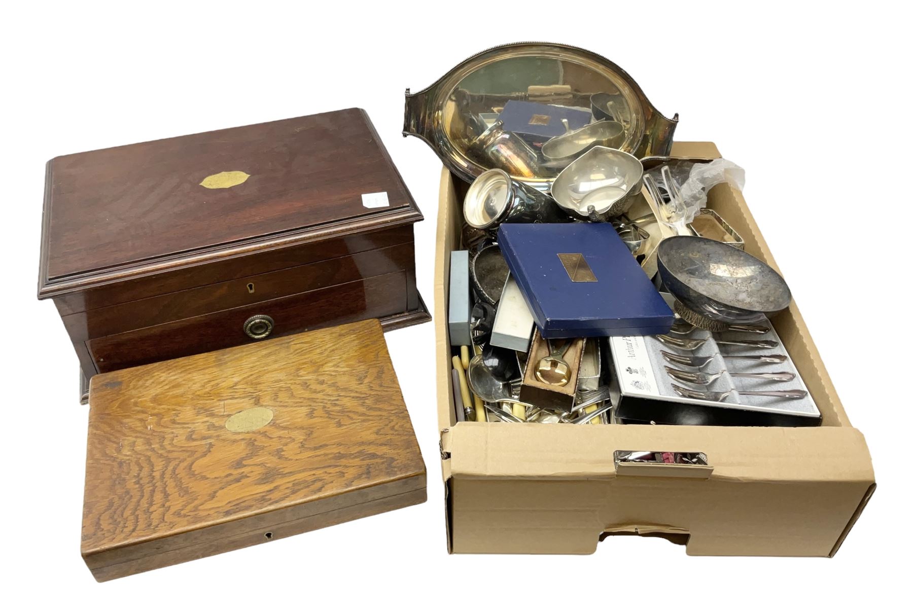 Quantity of silver plate, to include fish knives and forks with silver ferrules, halmarked, Coalport and Cutlass cased teaspoons, bowls, tankard, flatware etc, together with two wooden canteen cases, in two boxes 