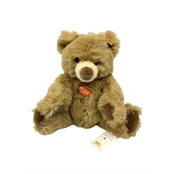  Teddy Bear 2001 コレクション Five modern collector's teddy bears - Steiff 2001 bear No