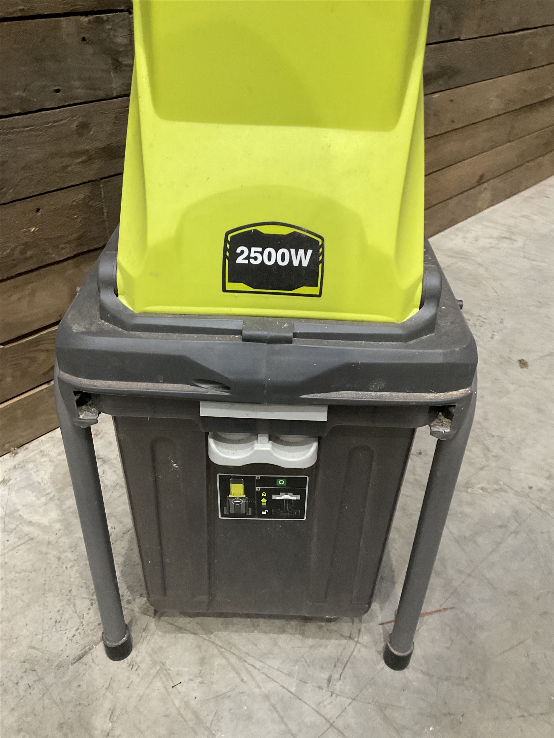 Ryobi RSH2545B 2500W electric garden impact shredder