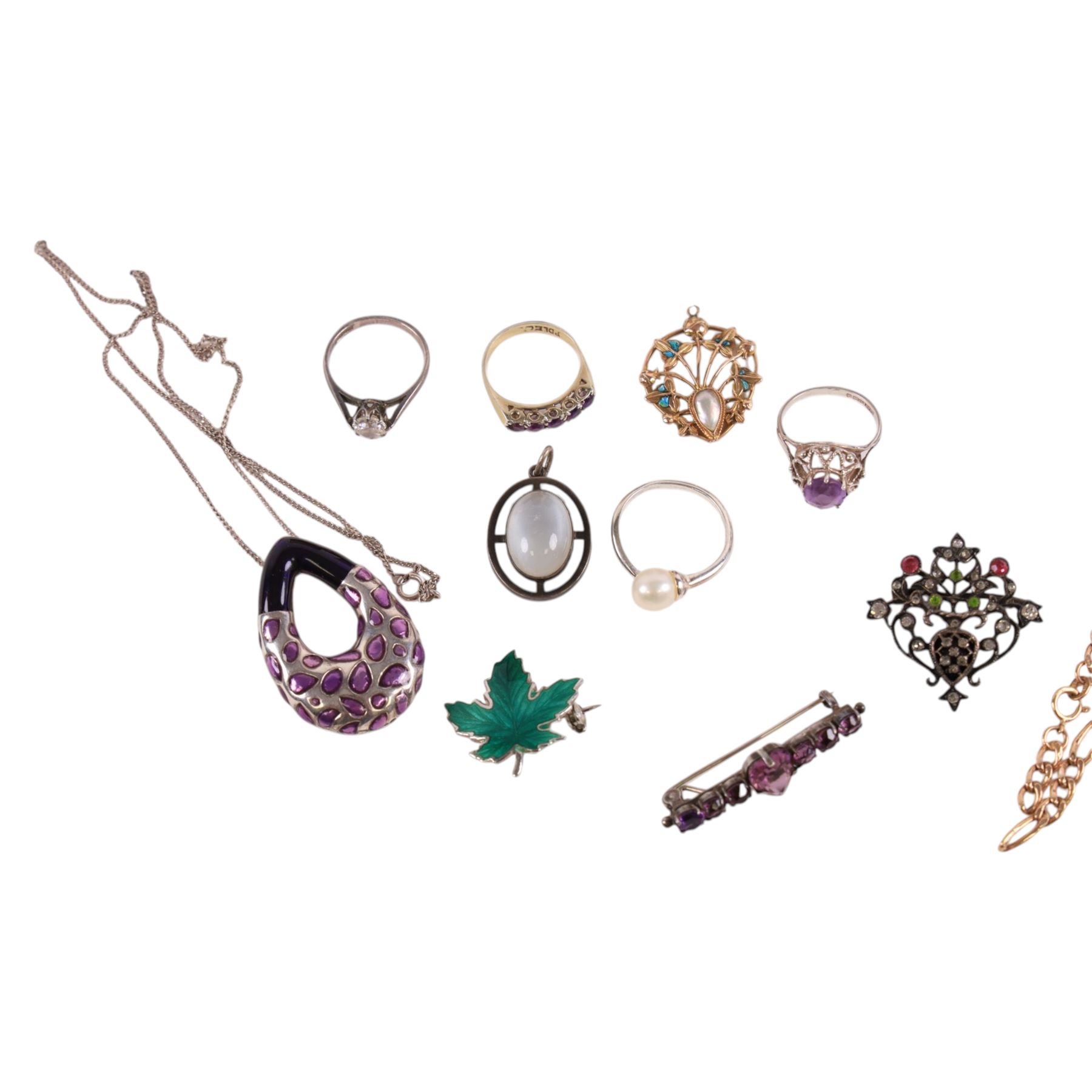 9ct gold Edwardian stone set pendant and 9ct gold chain links, silver jewellery including Charles Horner paste heart brooch, rings, moonstone pendant, enamel leaf brooch, etc