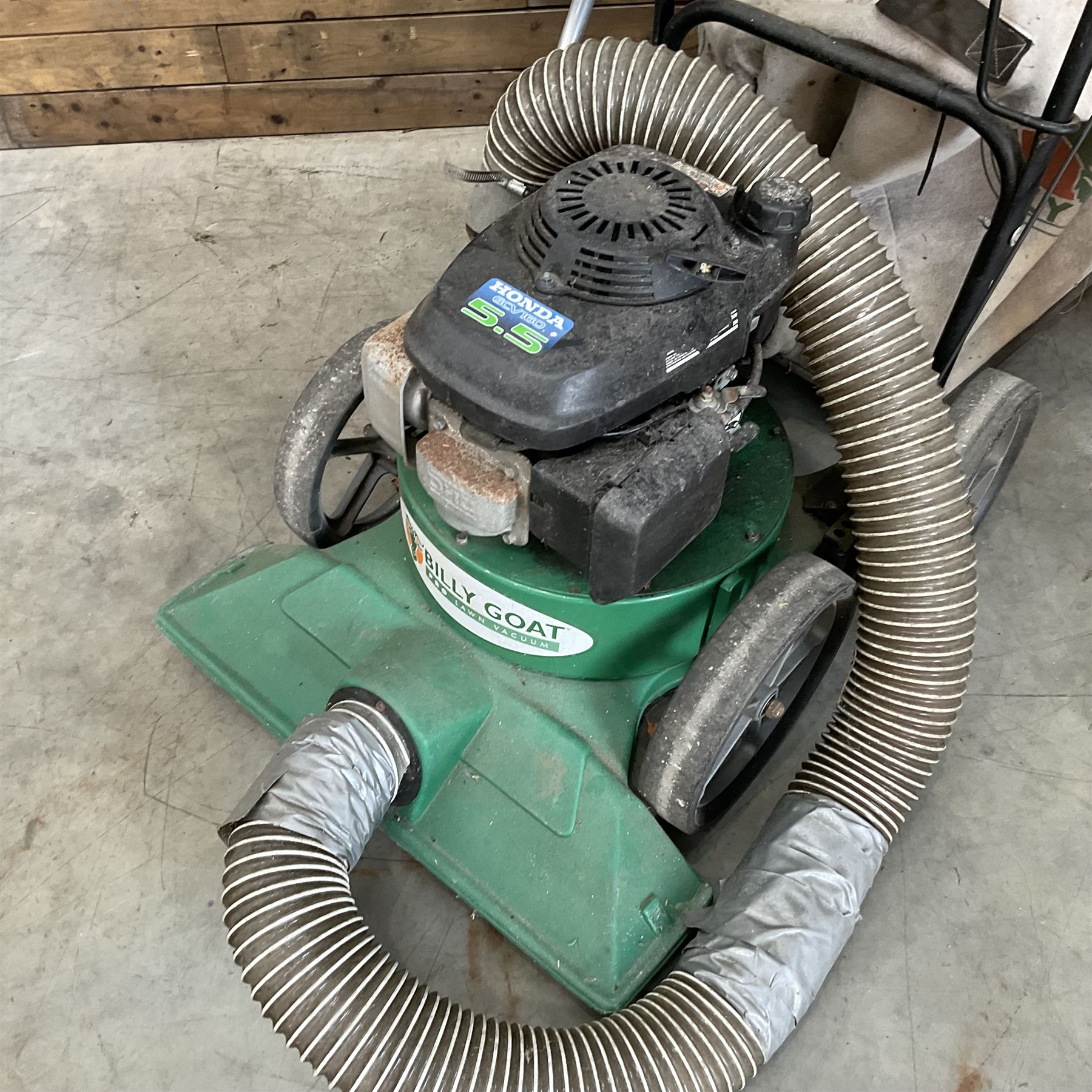 Billy Goat Prp Lawn Vacuum with Honda GVC160 5.5 engine