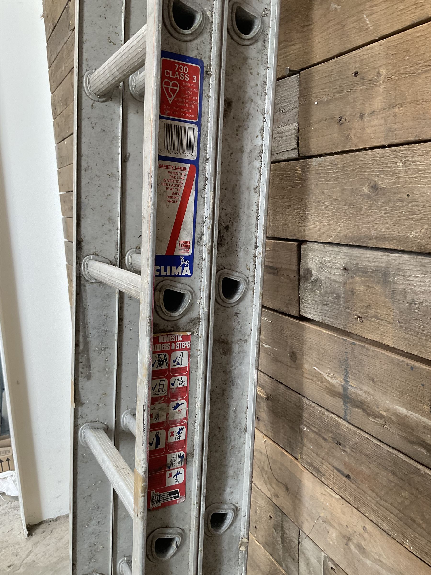 Clima pair extending aluminium ladders - 3.1m closed, extended 5.6m