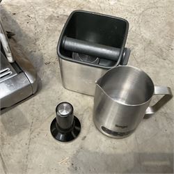 Sage Espresso machine BES870UK bean to cup coffee machine