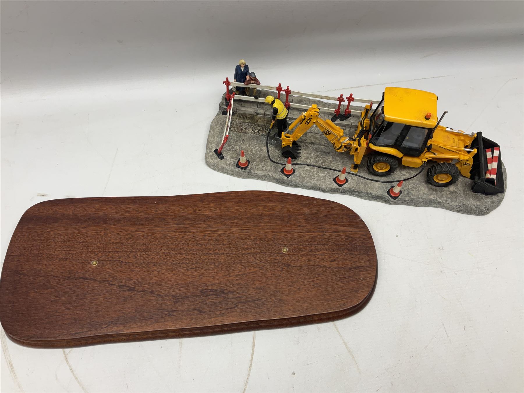 Border Fine Arts, Essential Repairs, model no. B0652, by Ray Ayres, limited edition 490/1750, L48cm