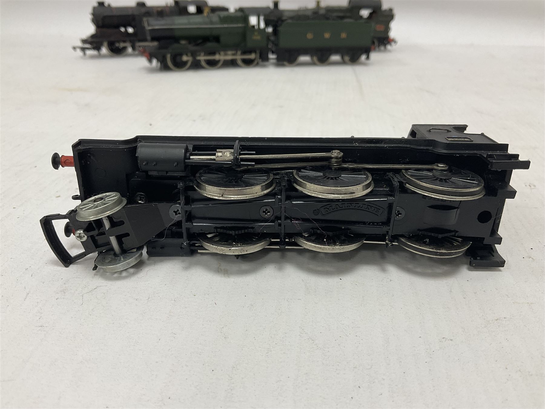 Mainline Railways ‘00’ gauge - Class J72 0-6-0T no.581 in LNER green; Class 43XX 2-6-0 no.2358 in GWR black; Class 2251 0-6-0 locomotive and tender no.3205 in GWR green; Class N2 0-6-2T no.4744 in LNER black; Class 56XX 0-6-2T locomotive; one plain 0-6-0 Tank locomotive (6) 