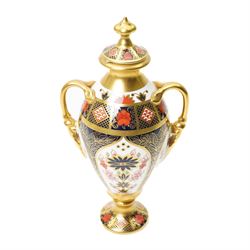 Royal Crown Derby Imari 1128 pattern, Tissington vase and cover, with printed mark beneath and original box, H21cm