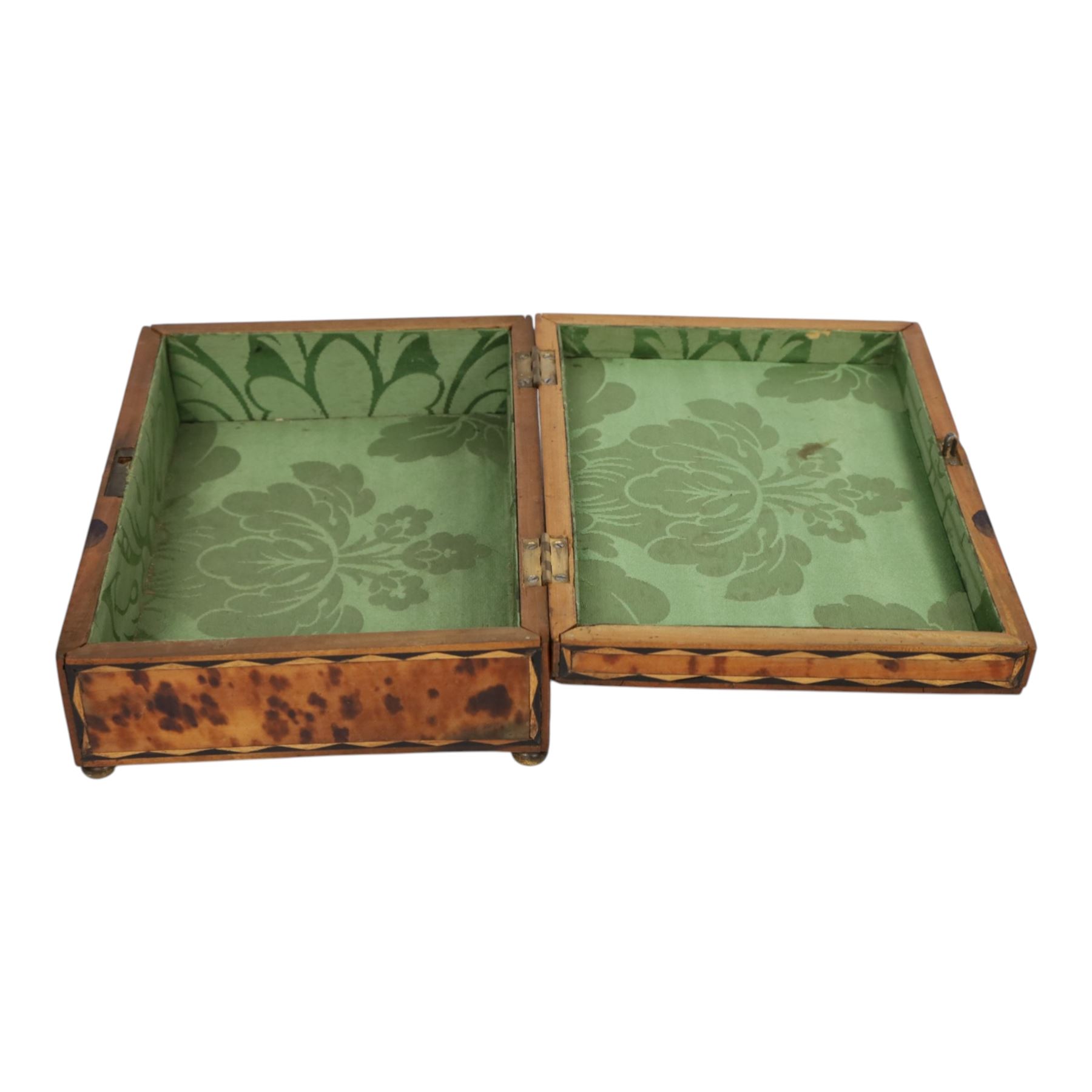 19th century Anglo-Indian tortoiseshell veneered box on bun feet, H9cm, L25cm