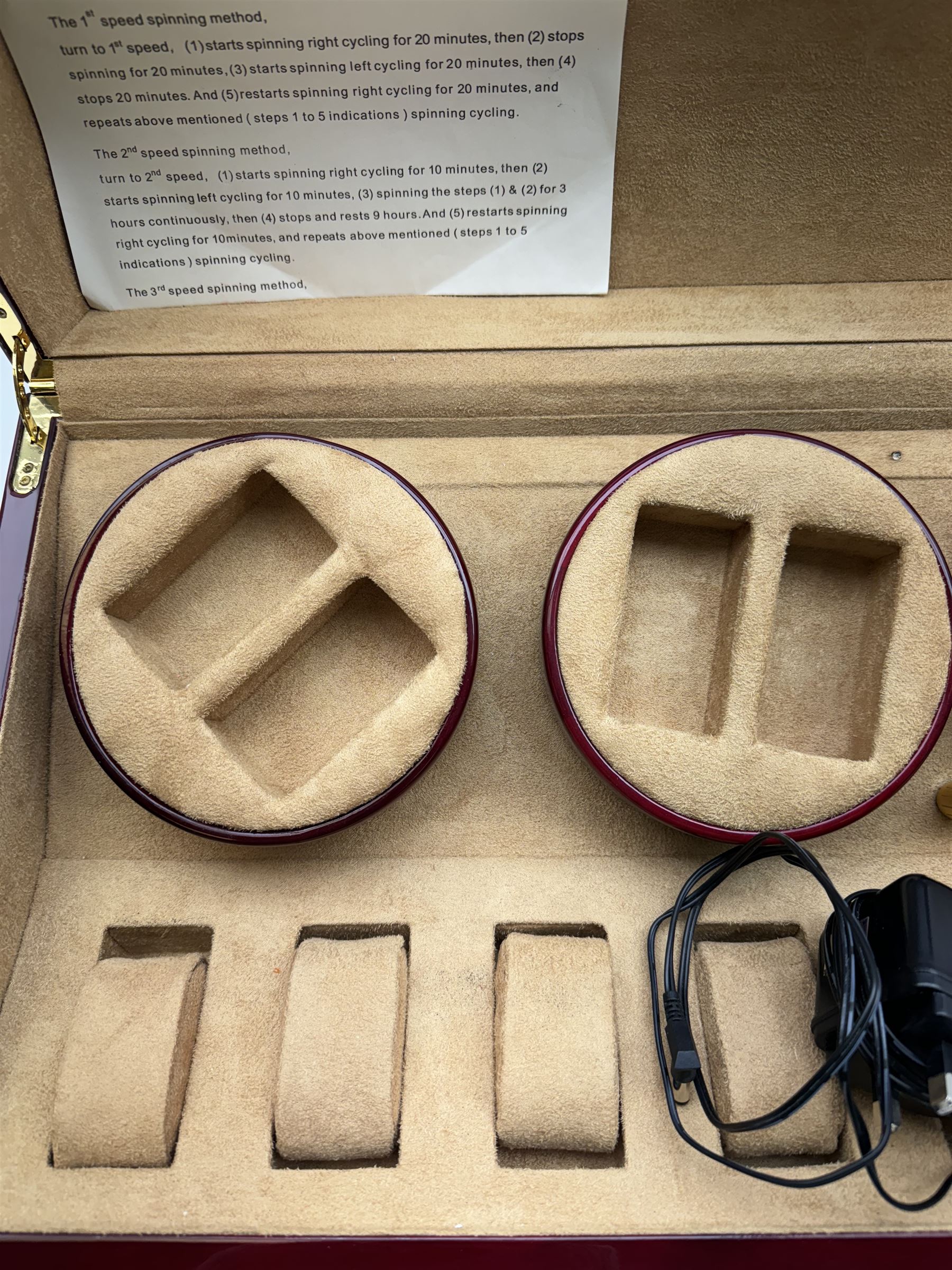 Electronic watch winder for three watches, in laminated mahogany finish, H24cm, W54cm