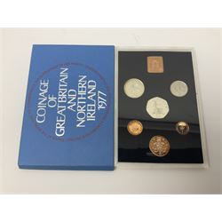 Queen Elizabeth II 1977 silver proof crown coin cased without certificate, Great Britain and Northern Ireland 1977 coin set in plastic display, two 2006 five pound coins and 2012 'The Queen's Diamond Jubilee' five pound coin each in card folder, empty coin boxes etc