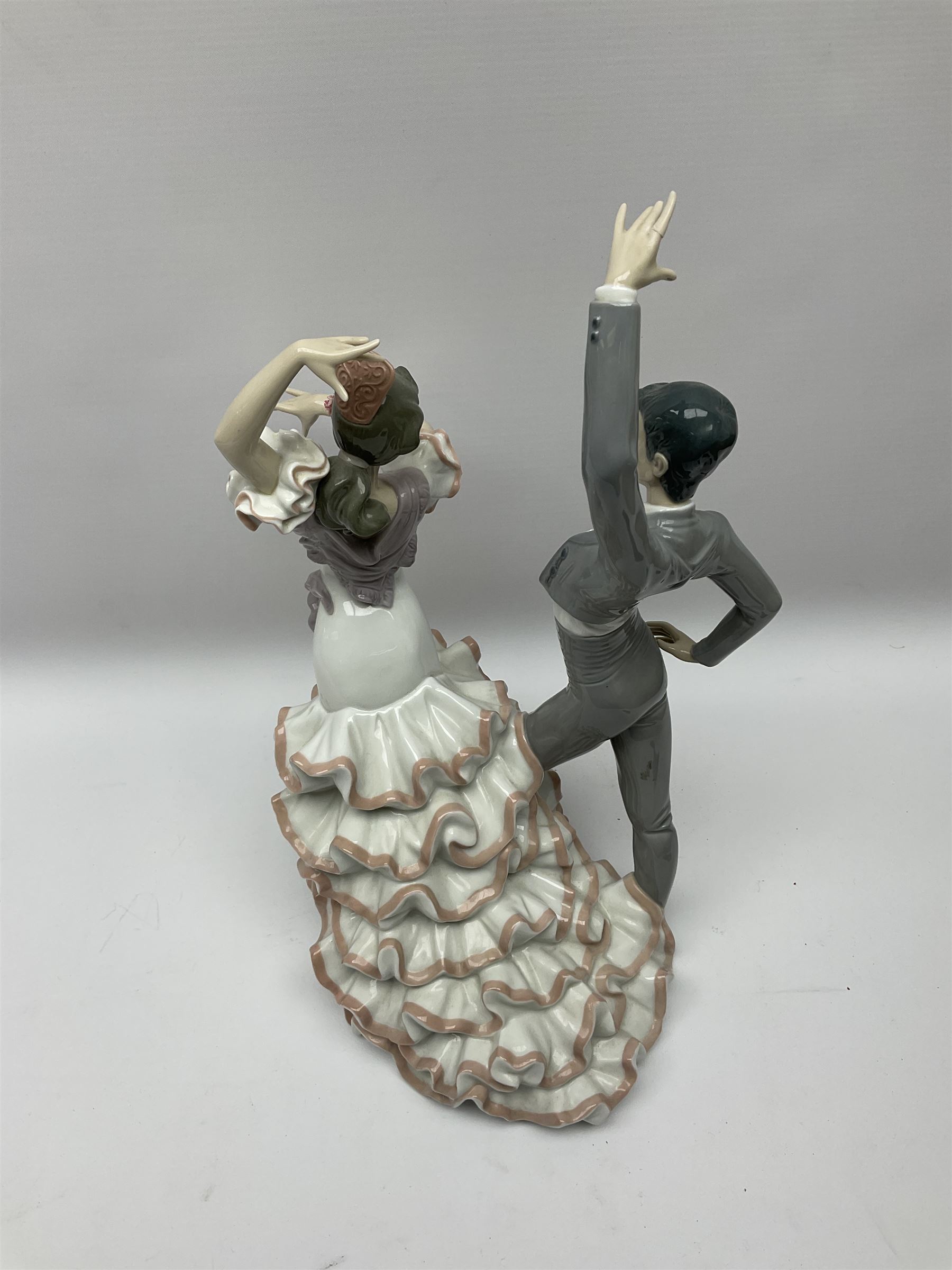 Lladro figure, A Passionate Dance, no 6387, H43cm