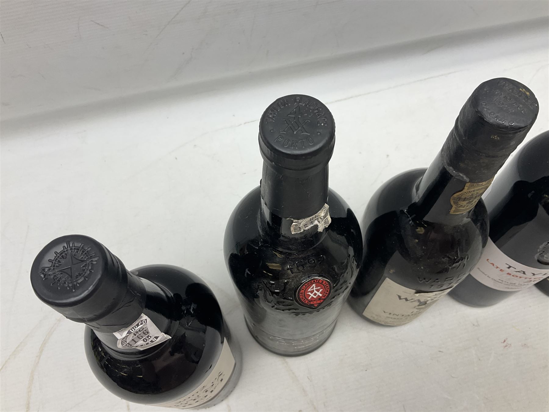 Mixed port, comprising Warre's 1977, vintage port, Quinta do Estanho, 1997, vintage port, Croft Quinta da Roeda, 2002, vintage port, Taylors, 1994, port and Taylors 2015, port, various contents and proof (5)