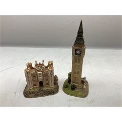 Six Lilliput Lane models from the 'Britain's Heritage' collection, comprising Hampton Court Palace, Tower Bridge, Tower of London, Buckingham Palace, Marble Arch and Big Ben, all boxed