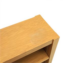 Contemporary Oak small bookcase, adjustable shelving