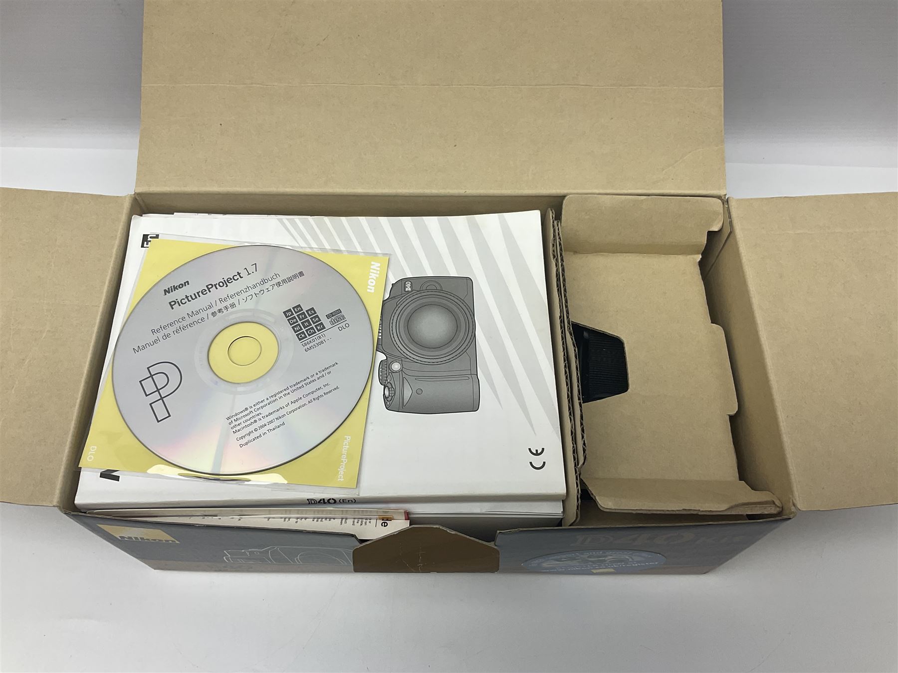 Nikon D40 camera body, serial no 742750, with Nikon 'AF-S Nikkor ED 18-55mm 1:3.5-5.6GII' lens, and case