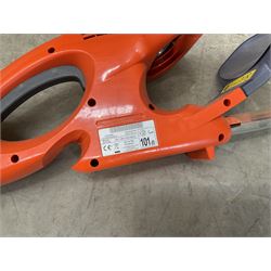 Flymo Scirocco 3000w leaf blower and EasiCut 500CT hedge trimmer (2)