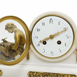 French- Fine early 20th century 8-day white marble mantle clock, on a rectangular stepped plinth with recessed brass banding and inset oval brass panels with raised scroll and leaf decoration, drum cased Parisian  movement flanked by a pair of seated cast brass figures taken from classical antiquity, with a convex white enamel dial and glazed cast brass bezel, Arabic numerals and minute markers with matching pierced brass hands, twin train going barrel movement with a recoil anchor escapement and rack striking, sounding the hours and half hours on a bell. With pendulum.  