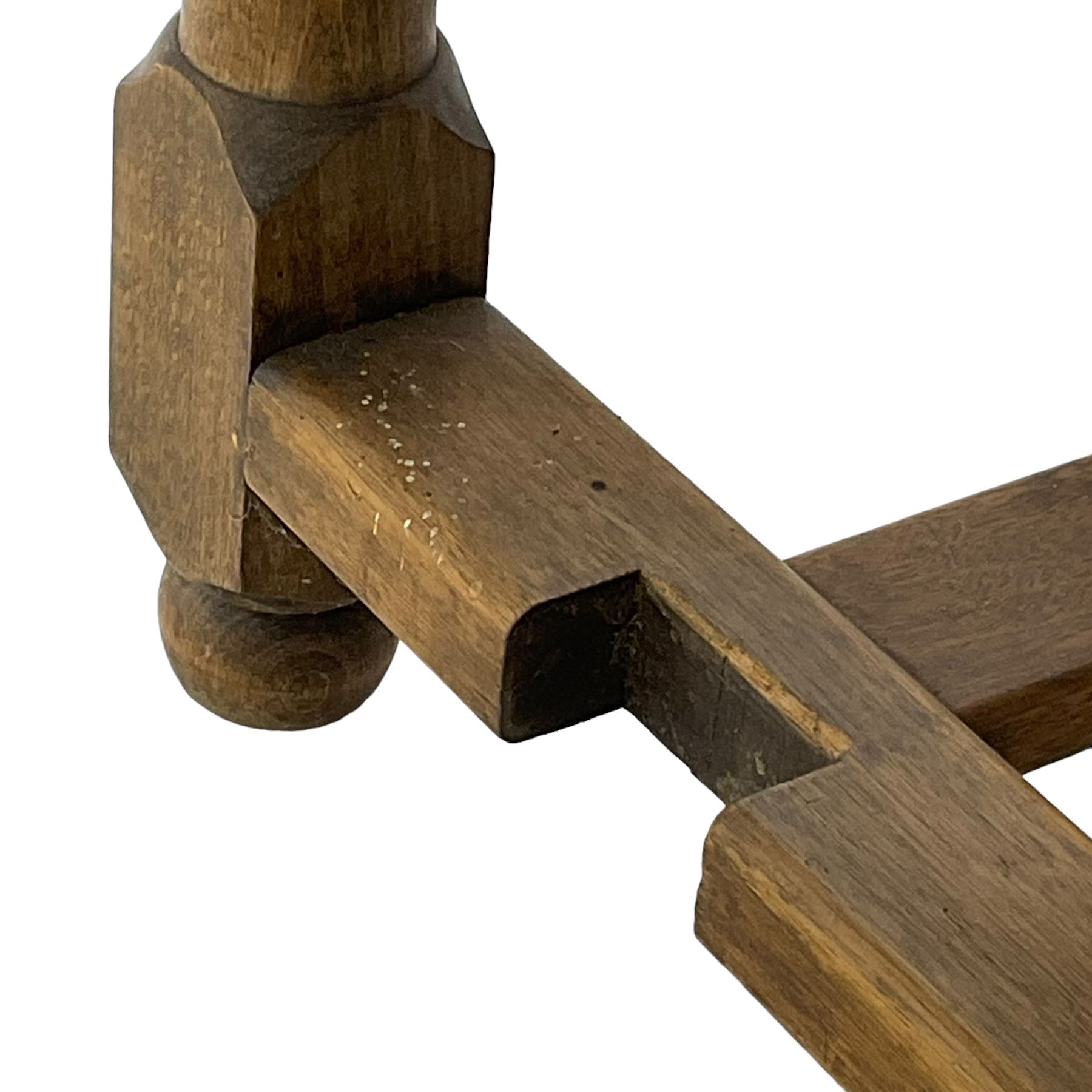 Mid-to-late 20th century oak and beech drop-leaf dining table, gate-leg action base with turned supports