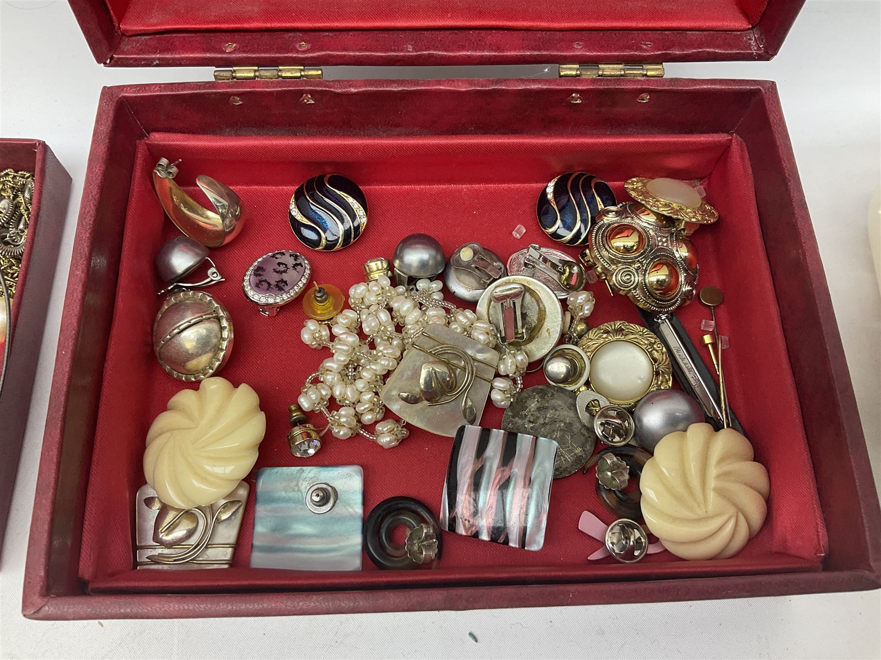 Quantity of costume jewellery to include watches, necklaces, earrings etc