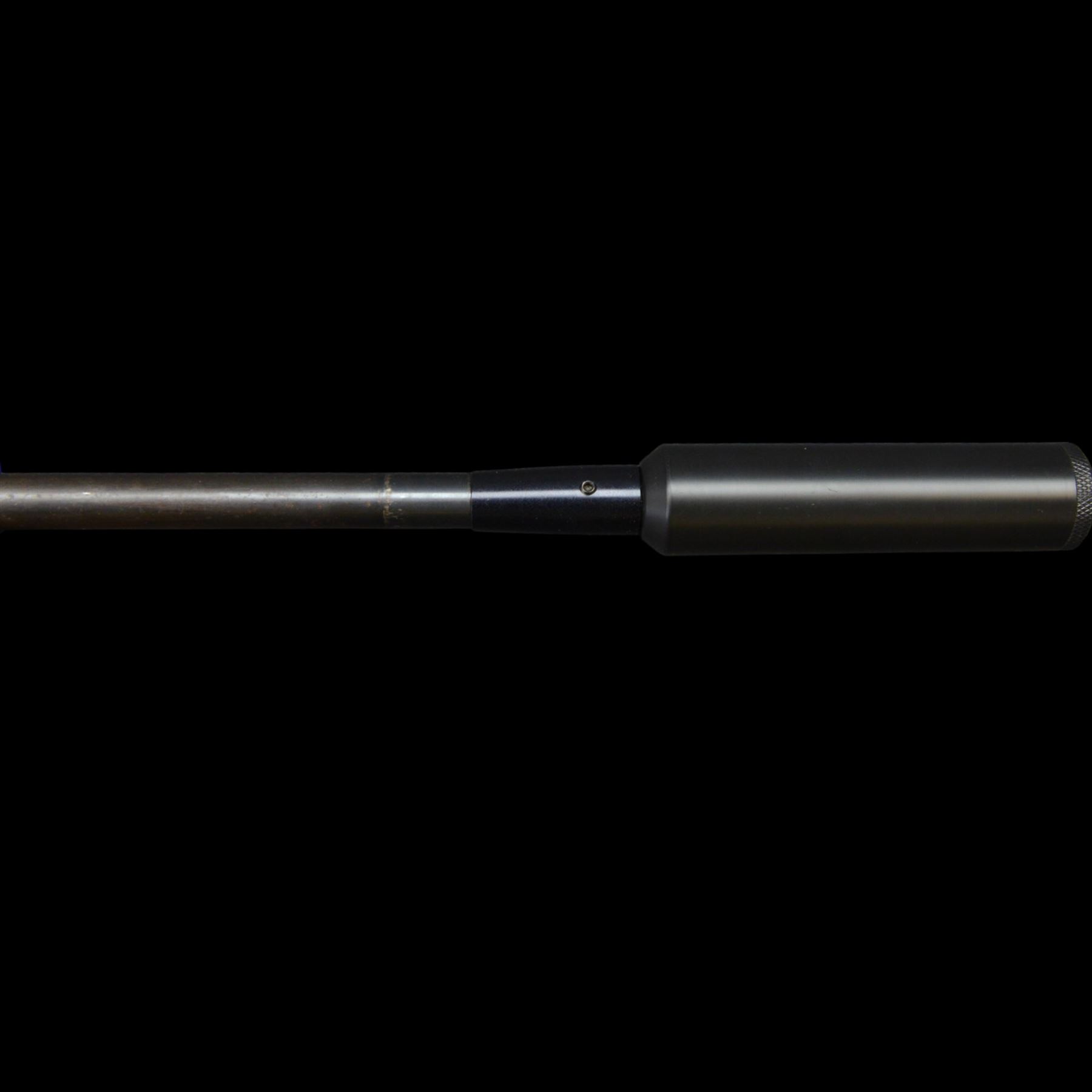Gamo Maxima .22 break barrel air rifle, serial no 04-183689-04, with Gamo sight, in gun sleeve, L121cm
