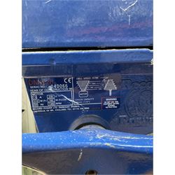 Record DMD28 1380rpm pillar drill and clamp  - THIS LOT IS TO BE COLLECTED BY APPOINTMENT FROM DUGGLEBY STORAGE, GREAT HILL, EASTFIELD, SCARBOROUGH, YO11 3TX