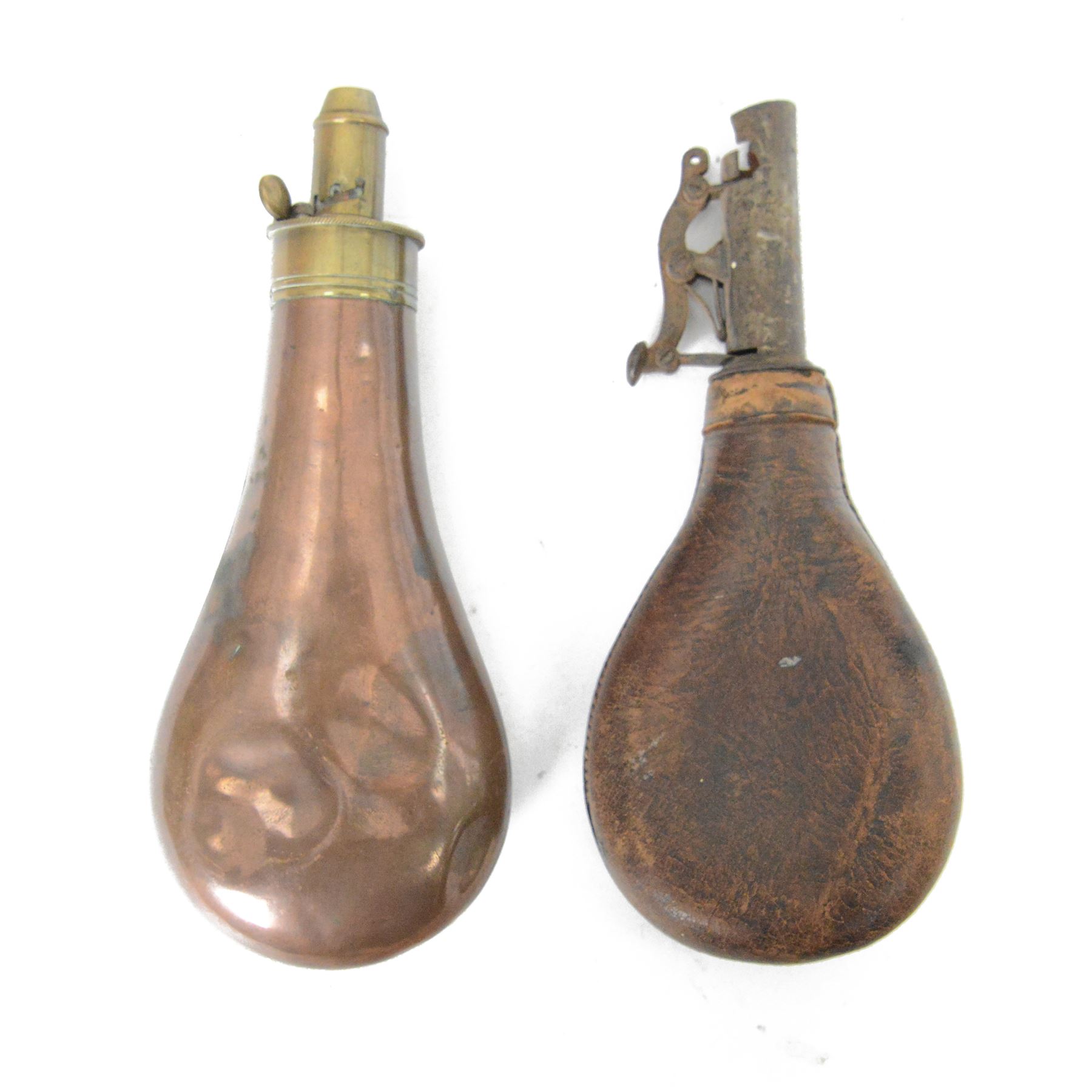 Copper powder flask, together with a leather shot flask, copper flask H20cm 