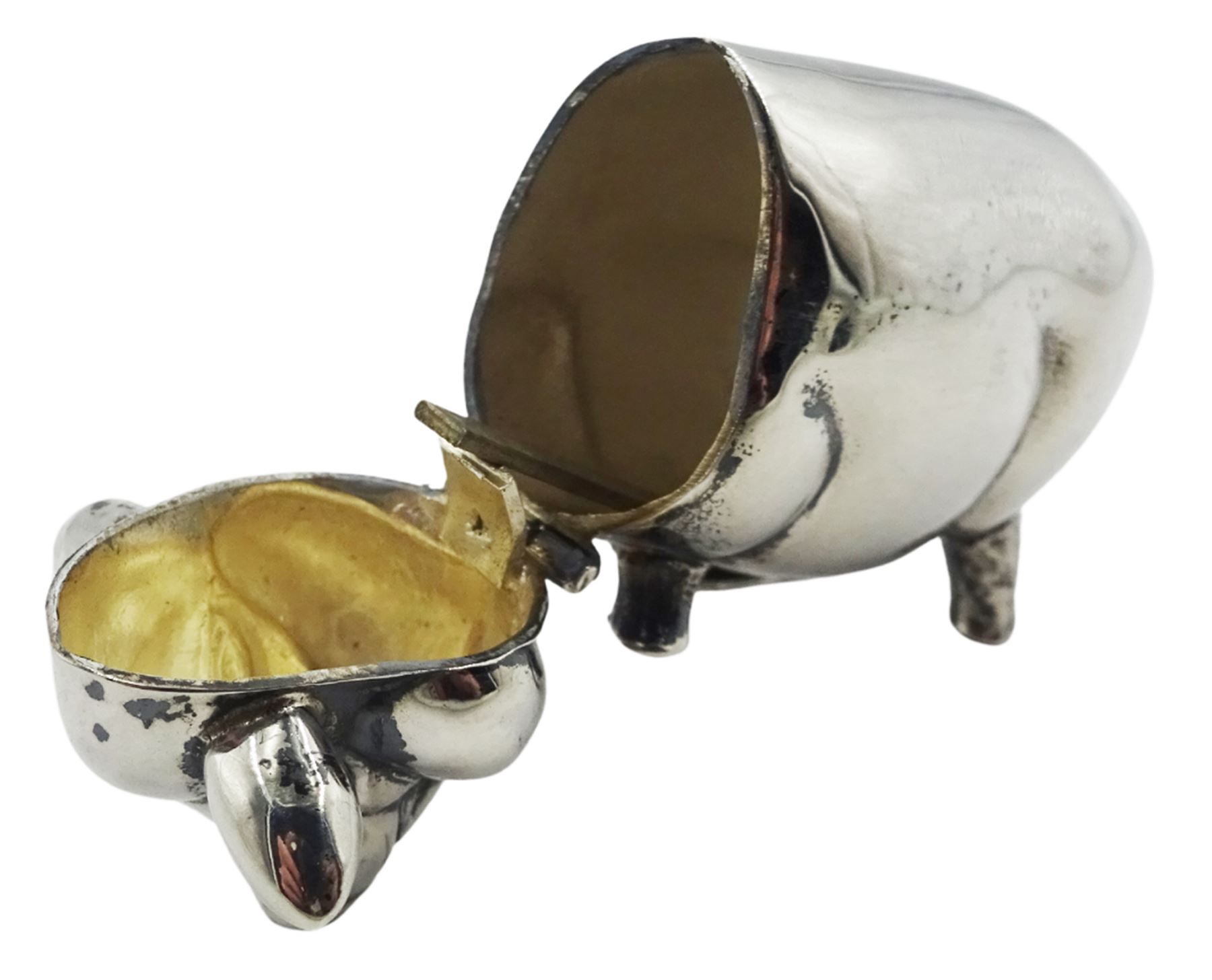 Novelty silver vesta case modelled in the form of a pig, stamped 925, with 925 quality control mark and Birmingham import mark, approximate weight 1.15 ozt (36 grams)