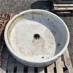 White enamel circular shallow trough - THIS LOT IS TO BE COLLECTED BY APPOINTMENT FROM DUGGLEBY STORAGE, GREAT HILL, EASTFIELD, SCARBOROUGH, YO11 3TX