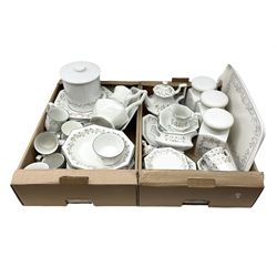 Johnson Brothers 'Eternal Beau' tea and dinner wares, to include dinner plates, teapot and coffee pot, cups and saucers, milk jug and sucrier etc