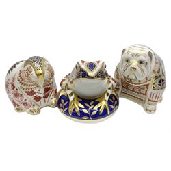 Three Royal Crown Derby paperweights, comprising Bulldog with gold stopper and original box, Beaver with gold stopper and original box and Frog with gold stopper, all with printed mark beneath 