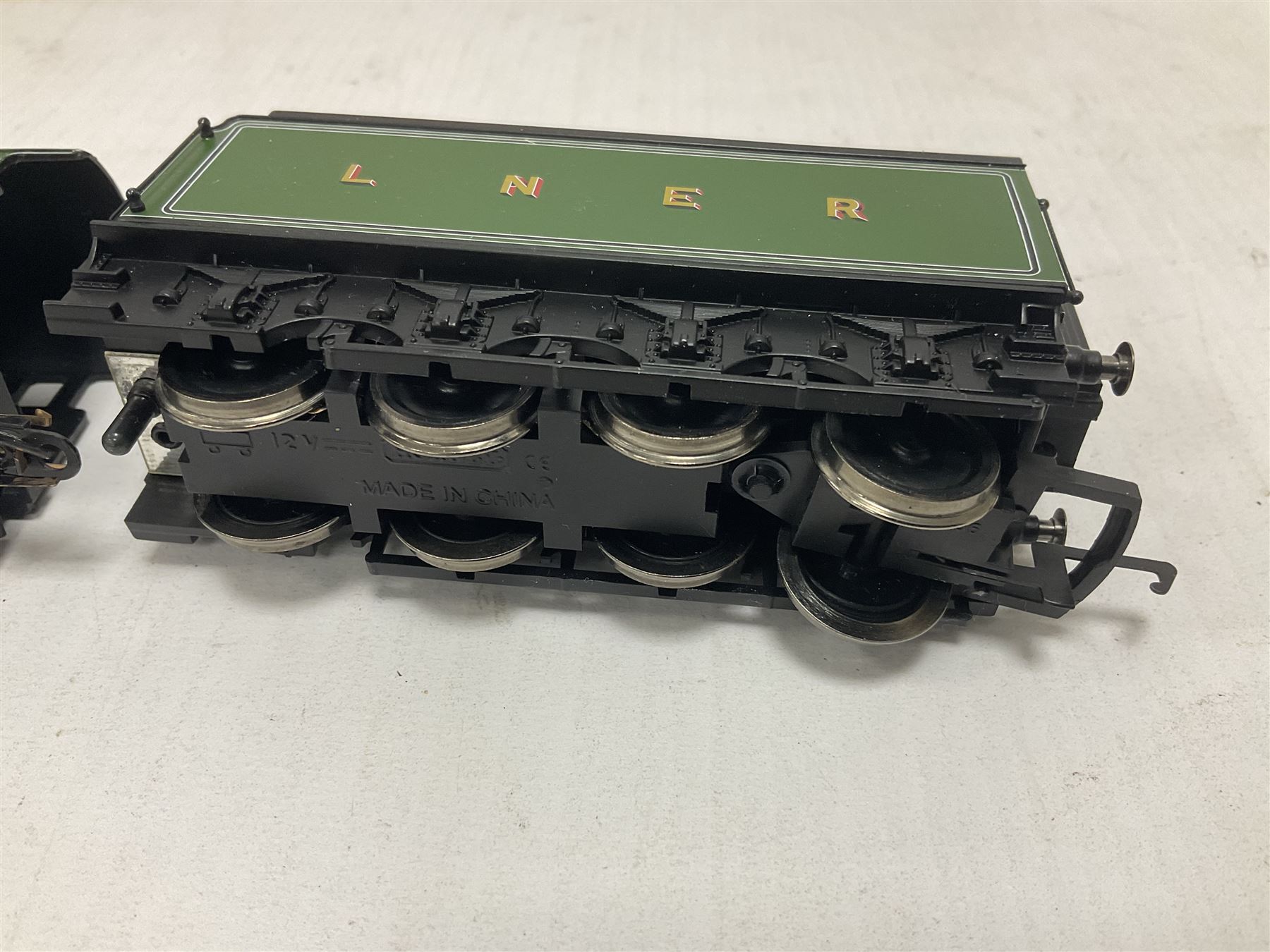 Hornby ‘00’ gauge - Limited Edition Hornby Legends Series no.989/1000 Class A1 LNER 4-6-2 ‘Flying Scotsman’ no.4472 in green; in original box with certificate of authenticity 
