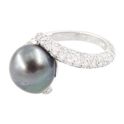 Chanel 18ct white gold pearl and diamond crossover ring, single cultured grey pearl, with pave set round brilliant cut diamond shoulders, hallmarked