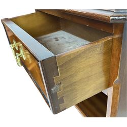 Pair of Georgian design mahogany bedside or lamp tables, moulded rectangular top over single frieze drawer and adjustable shelf, on shaped bracket plinth 
