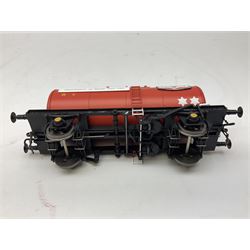 Heljan '0' gauge - Mobil Charringtons red fuel oil Tank no. 1005 and a Railfreight VAA Van in later Bauxite (2)