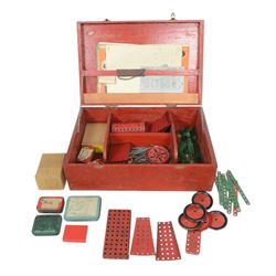 Mid 20th century Meccano outfit, including perforated strips, wheels, angled plate, boiler...