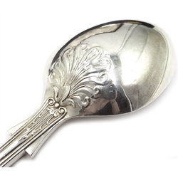  Pair of Edwardian silver basting spoons Queens pattern double struck by Roberts & Belk, Sheffield 1906, approx 13.5oz, cased  